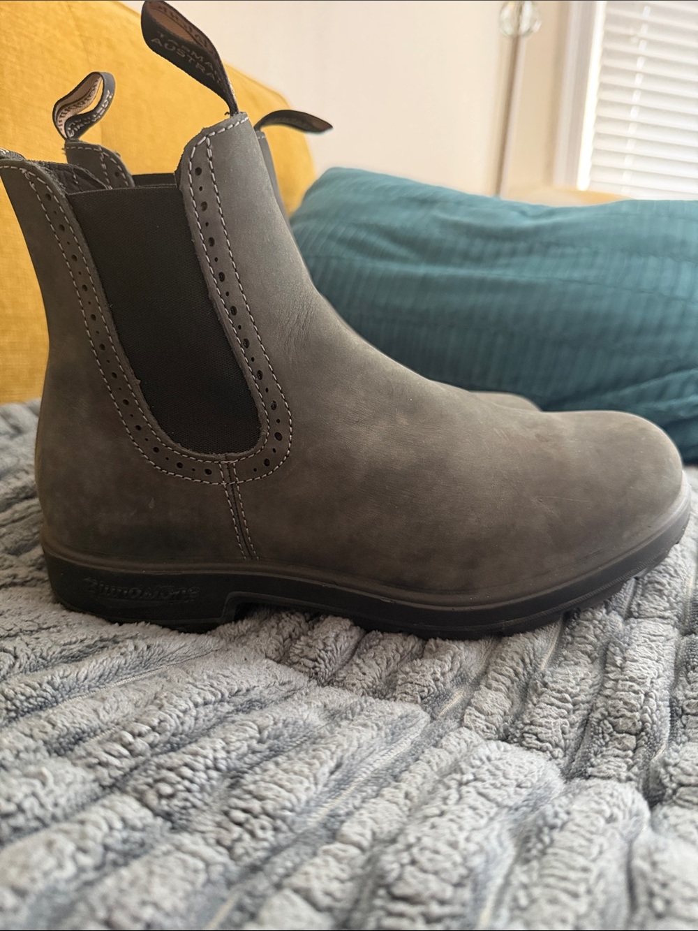 Blundstone Gray Chelsea Ankle Boots - Picture 2 of 6
